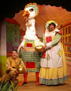 Mother-Goose-at-Georgian-Theatre-Royal-Richmond-with-Jo-Fleming-Dominic-Goodwin-Nick-Cassen